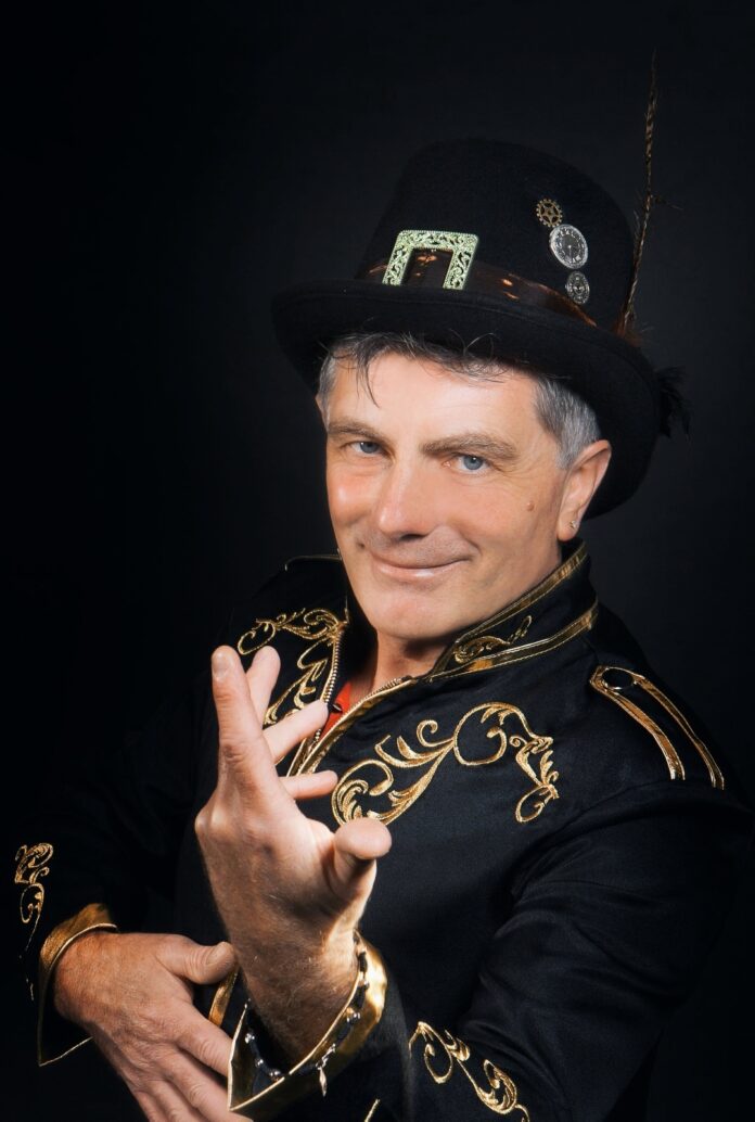 tonuccio corona